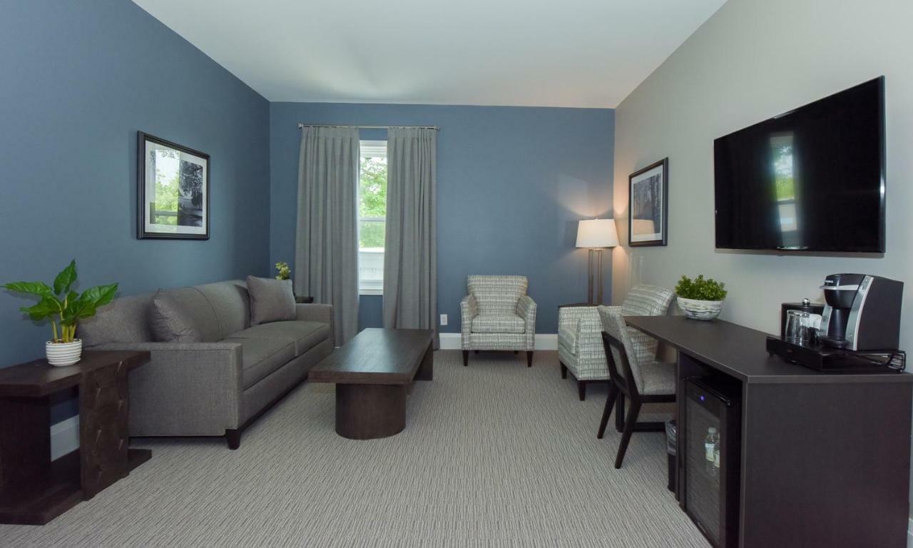 124 On Queen Hotel & Spa Niagara-on-the-Lake Exterior foto A typical hotel room